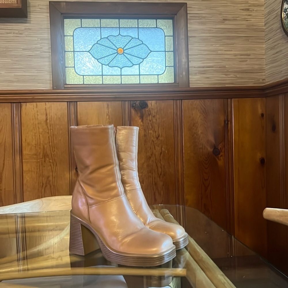 Steve Madden Leather Platform Boots size 8 - 1970s style